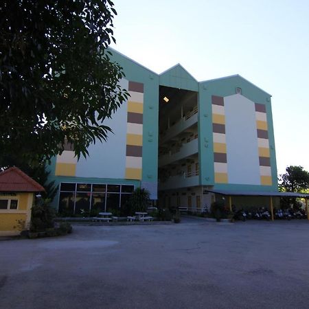 Lamphun Place Hotel Exterior photo